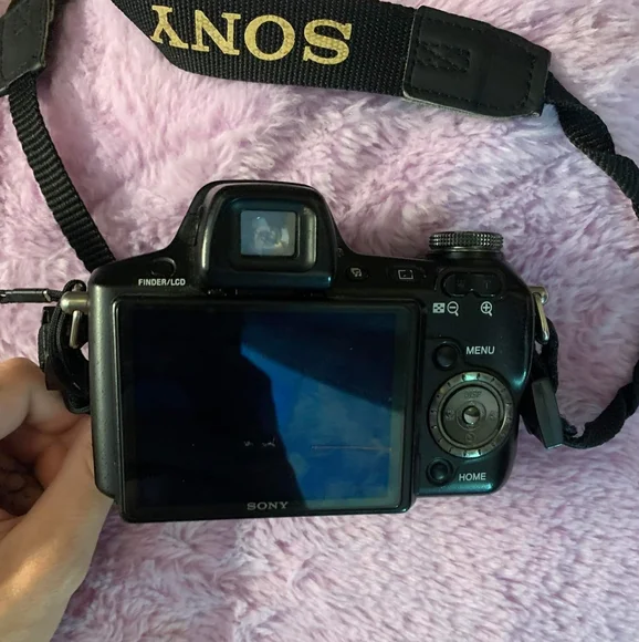 Camera - Picture 4 of 6